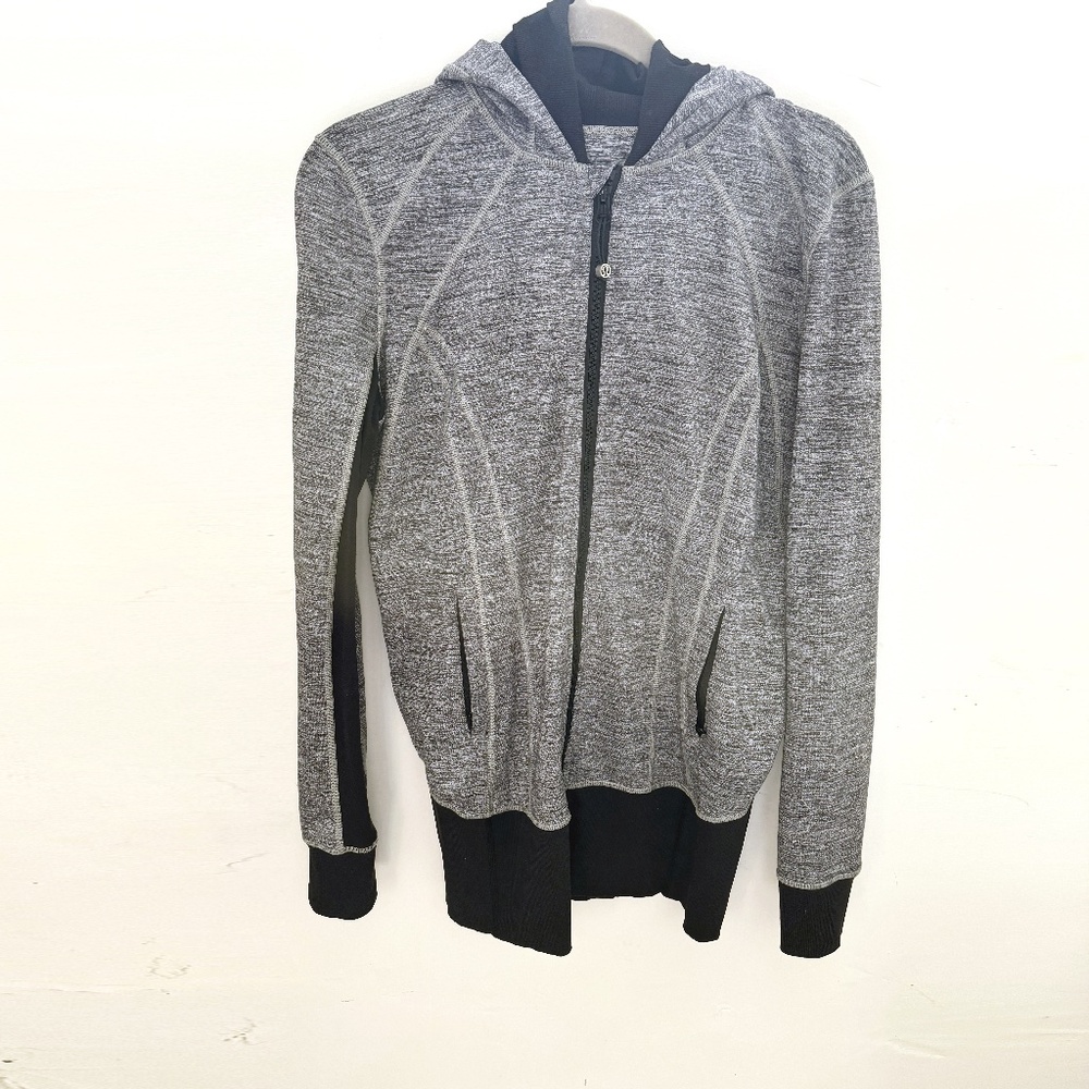 Lululemon Jacket Women's Size 4 Gray Black Daily Yoga Pilates Jacket